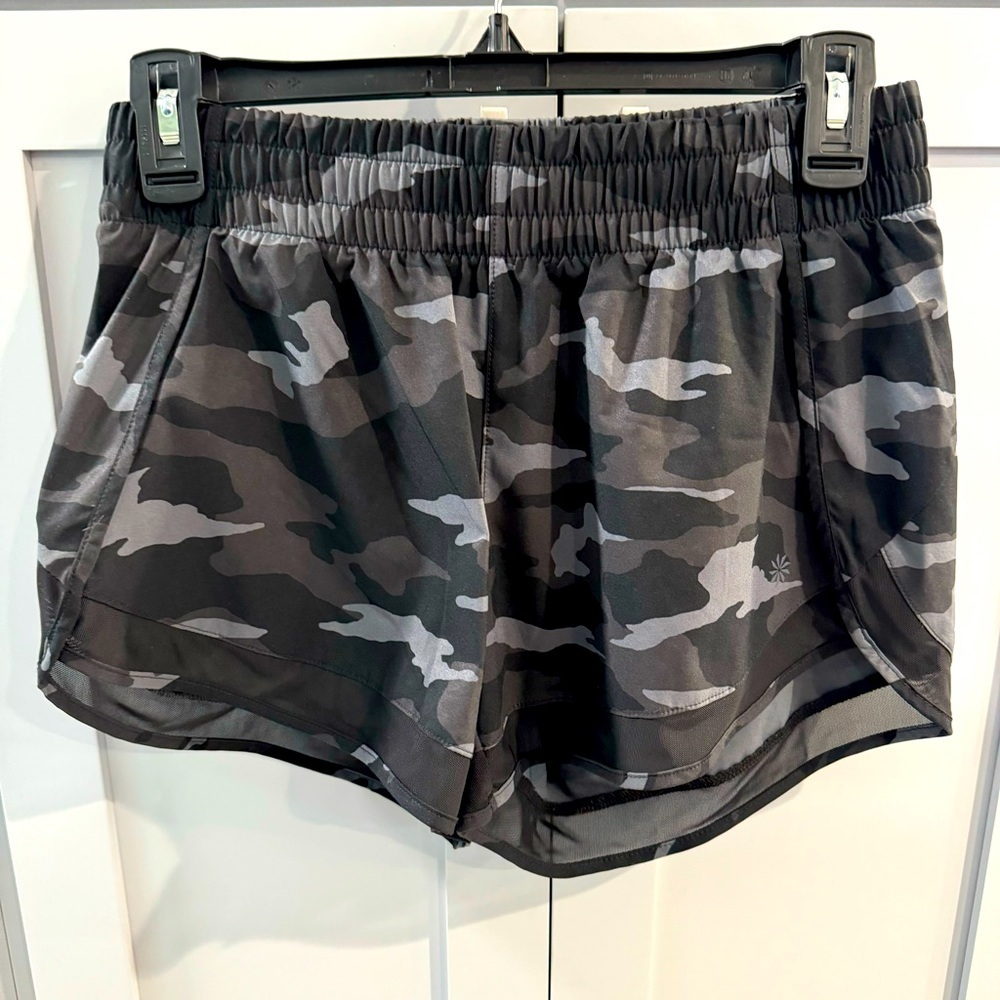 Athleta Mesh Racer‎ Run Short 4”